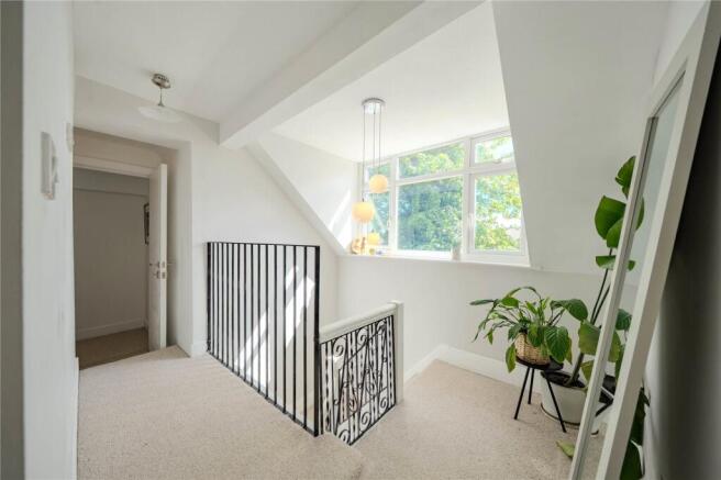 5 bed Semi-Detached for sale Image 12