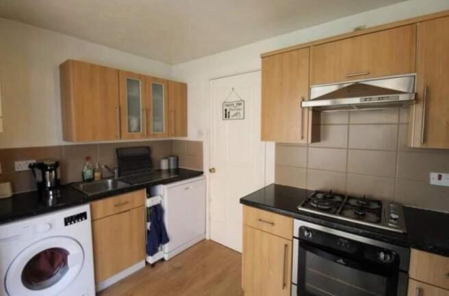 2 bed House to rent Image 9