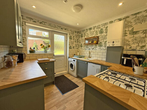2 bed Semi-Detached Bungalow for sale Image 5