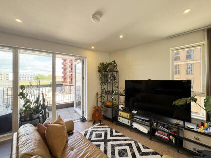Mary Neuner Road, Wood Green, London, London, N8