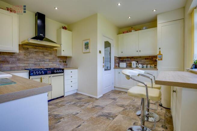 3 bed Bungalow for sale Image 4