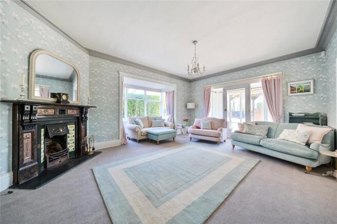 6 bed Detached for sale Image 8