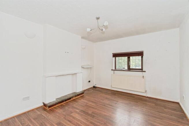 2 bed Terraced for sale Image 2