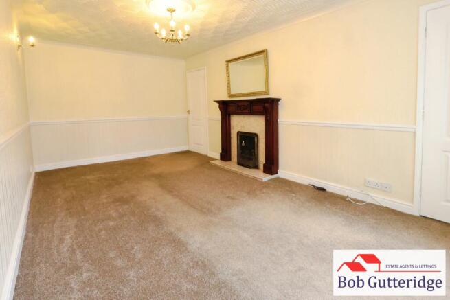 LOUNGE / DINING ROOM