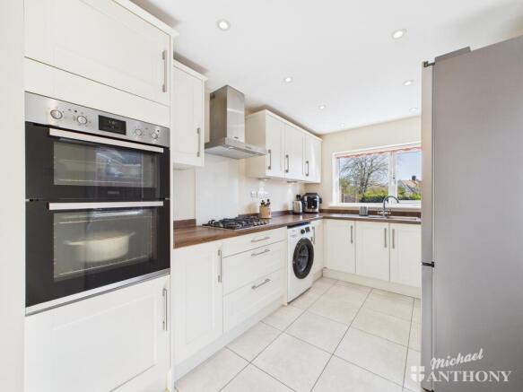 CAM02773G0-PR0271-STILL002