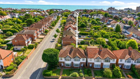 Lyndhurst Road, Worthing, BN11 2DQ