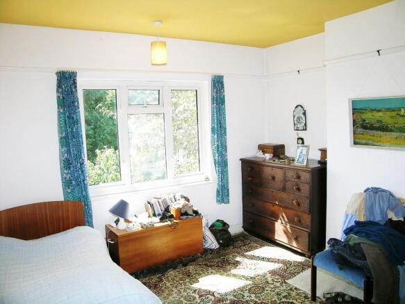 BEDROOM 2