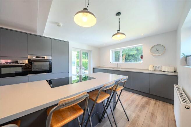 5 bed Semi-Detached for sale Image 12