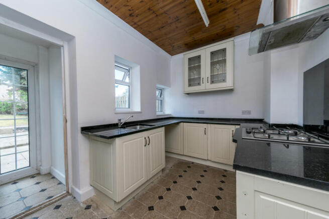4 bed Semi-Detached for sale Image 9
