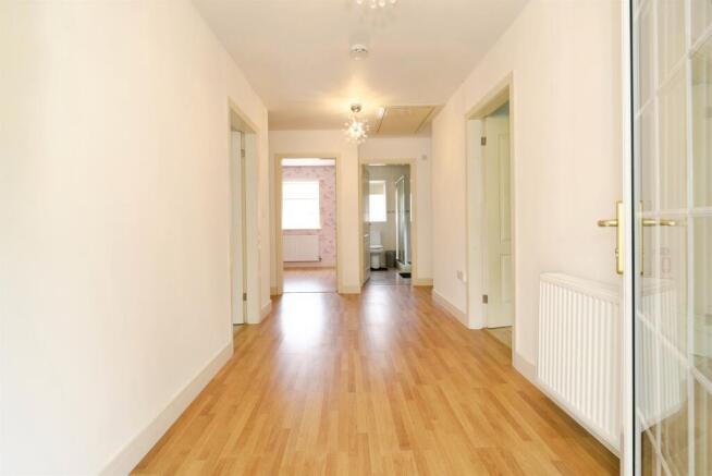 3 bed Detached Bungalow for sale Image 4