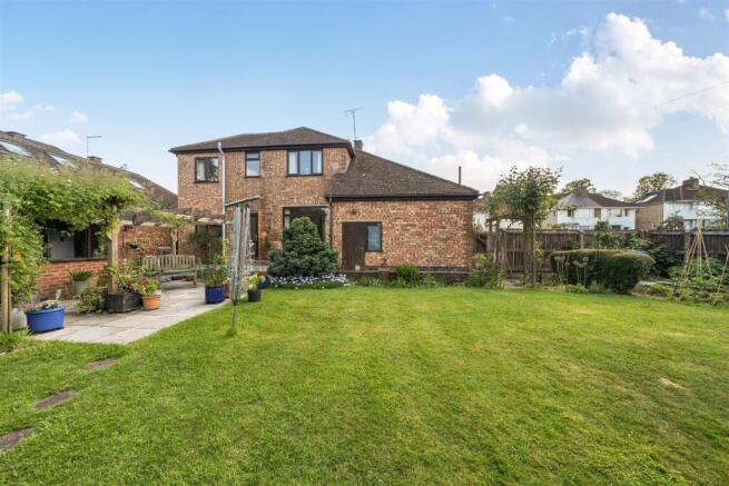 33 Millfields Avenue, Rugby