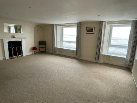 Kitchen lounge..jpg