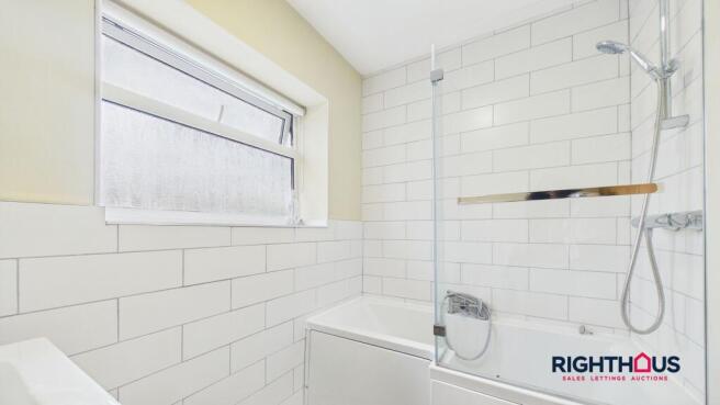 3 bed Semi-Detached to rent Image 10