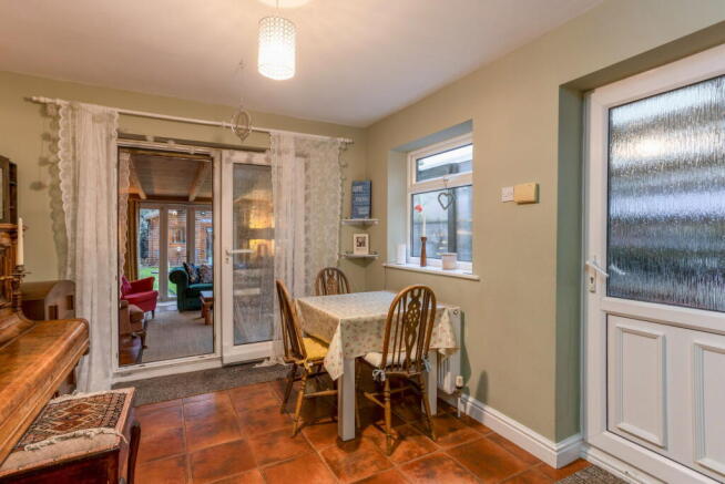 4 bed Semi-Detached for sale Image 5