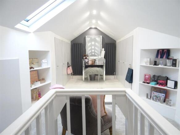 TOP FLOOR DRESSING ROOM