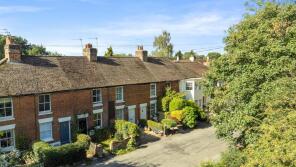 5, Woodbine Cottages, South Side, Gerrards Cross SL9 8NH