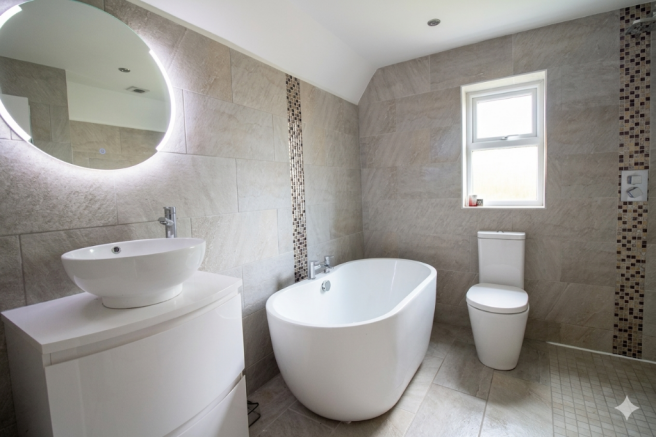 En Suite Bathroom