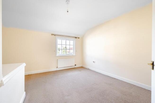 2 bed Terraced to rent Image 5