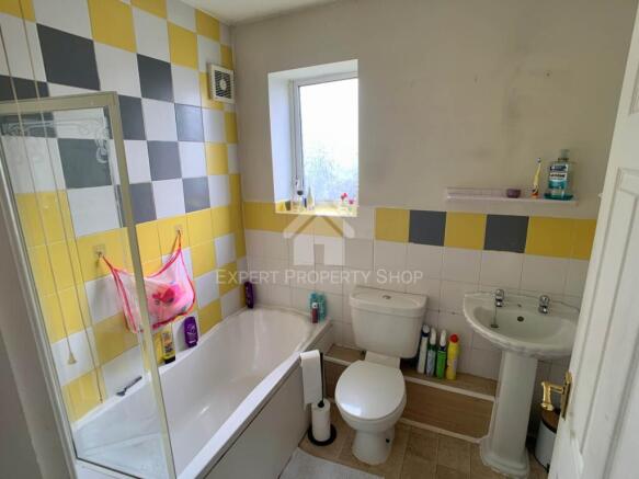 3 bed Semi-Detached for sale Image 11