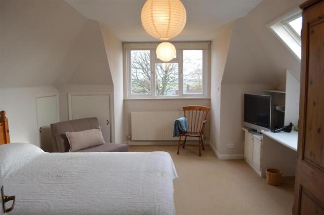 BEDROOM 5