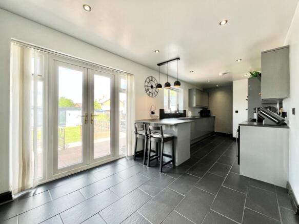 BREAKFAST KITCHEN
