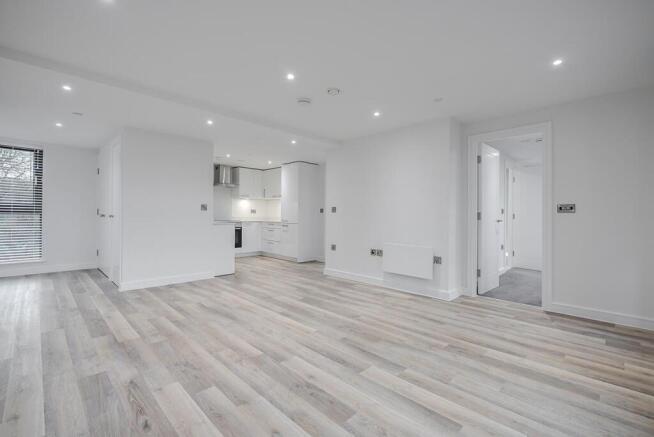 2 bed Flat to rent Image 5