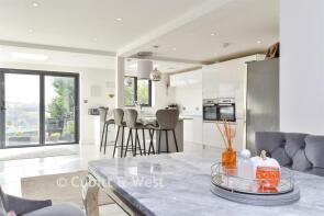 3, Deneside, Brighton BN1 5EN