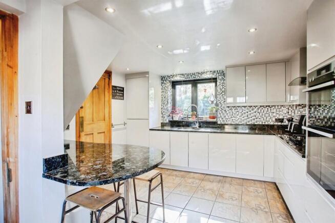 5 bed Character Property for sale Image 6