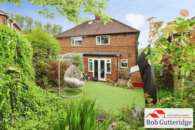 ENCLOSED REAR GARDEN