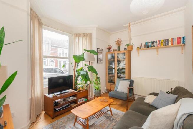 G4F4FREV - Living Room D.jpg