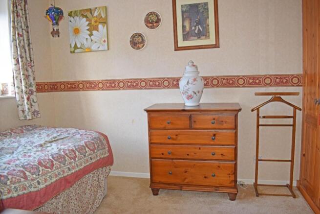 21 Tollhouse Road, bed 2.jpg