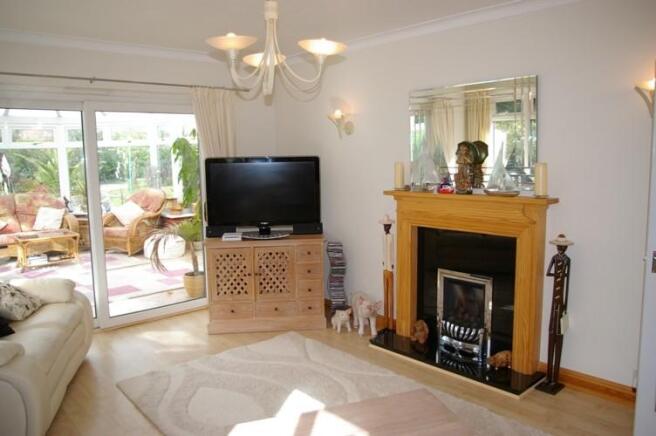 LOVELY SITTING ROOM