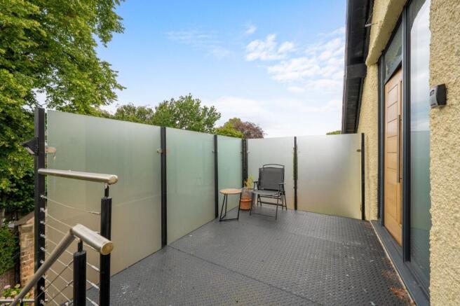 2 bed Flat for sale Image 3