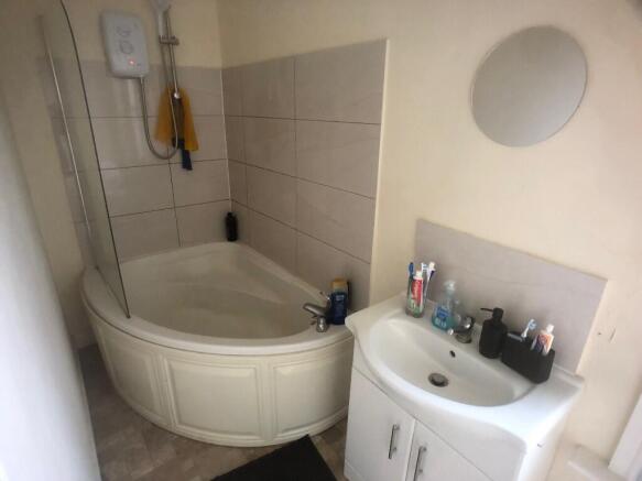 4 bed End of Terrace to rent Image 10