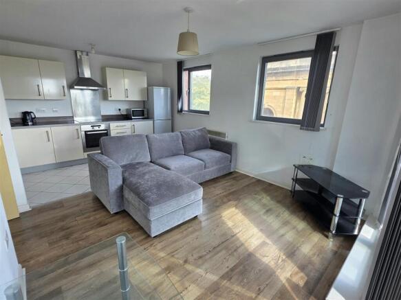 Lounge/Kitchen