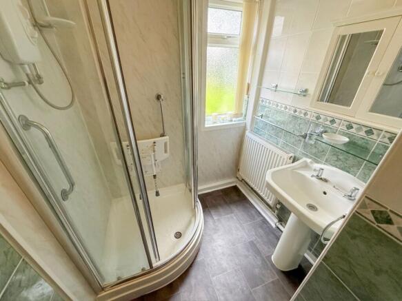 2 bed Flat for sale Image 7