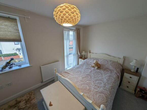 209 Dowsell Way bed 1 photo 1.jpg