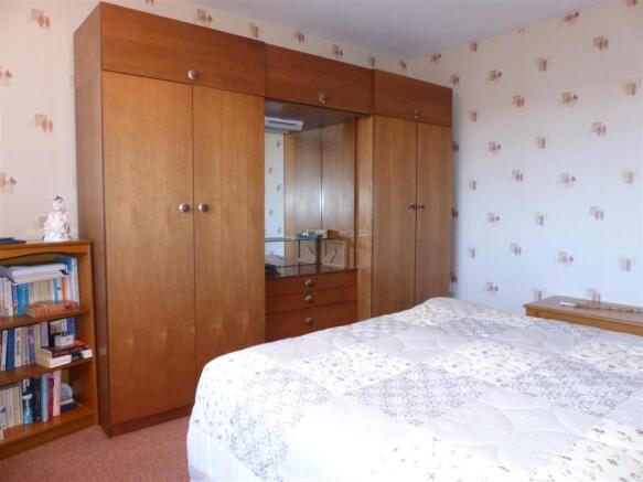 Rear double bedroomJPG