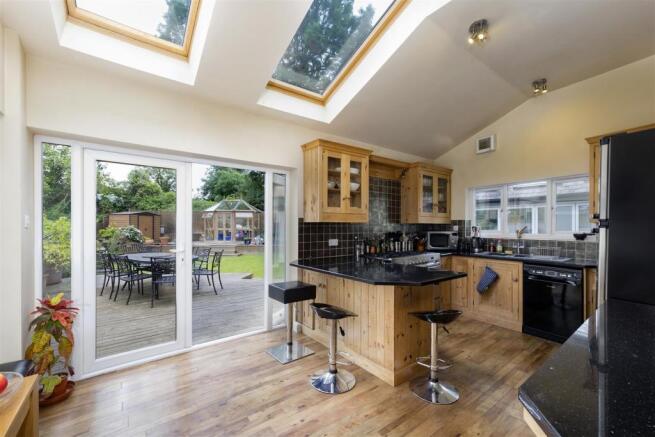 Emscote62-Kitchen-01A.jpg