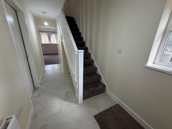 4 bed Semi-Detached for sale Image 5