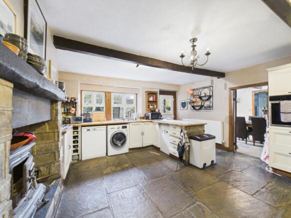 5 bed Cottage for sale Image 11