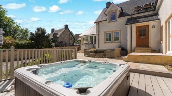 Gardens/Hot Tub