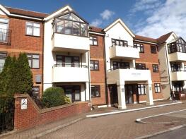 Flat 6, 126 Eaton Court, Edgware Way, Edgware HA8 8JZ