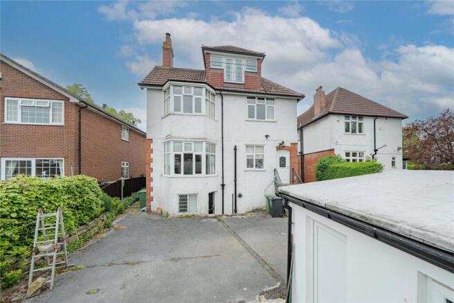 6 bed Detached for sale Image 9