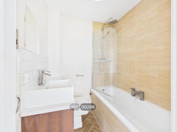 1 bed Apartment to rent Image 6