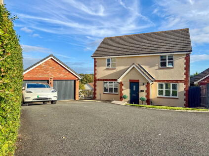 Rooftops, Sandpiper Way, Torquay, TQ2