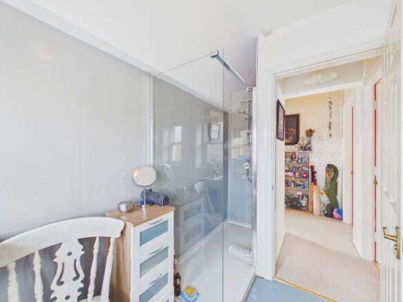 2 bed Apartment for sale Image 8
