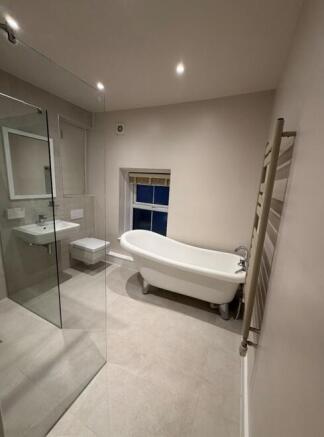 2 bed Terraced to rent Image 9