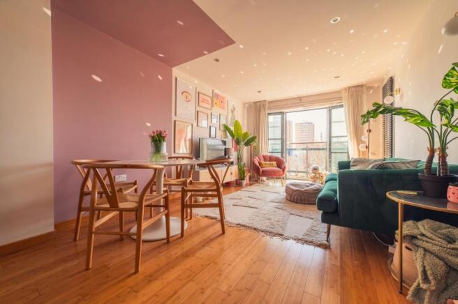 Award-winning Media team on EVERY Listing4