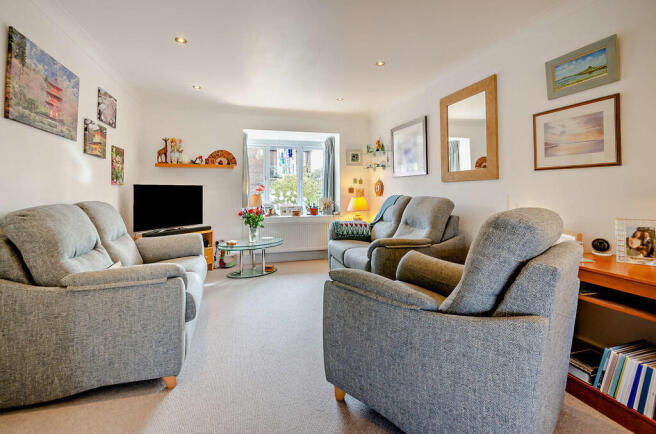8682845-interior0...